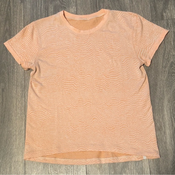 lululemon athletica Tops - Lululemon Coral Short Sleeve Women's Tee